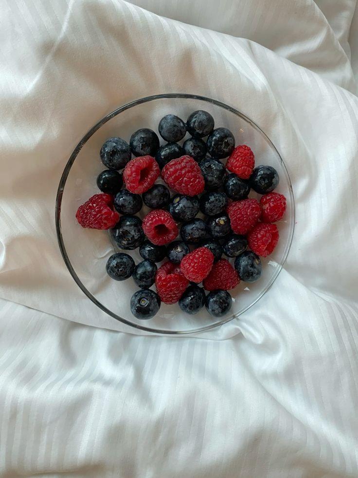 Garden's Pride: Luscious Mixed Berries Box